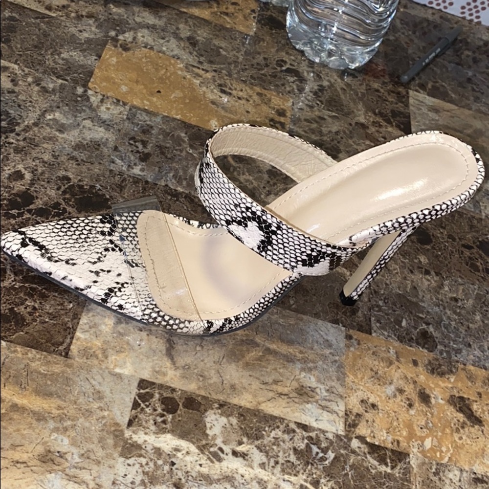 Brand New Snake Skin Heel